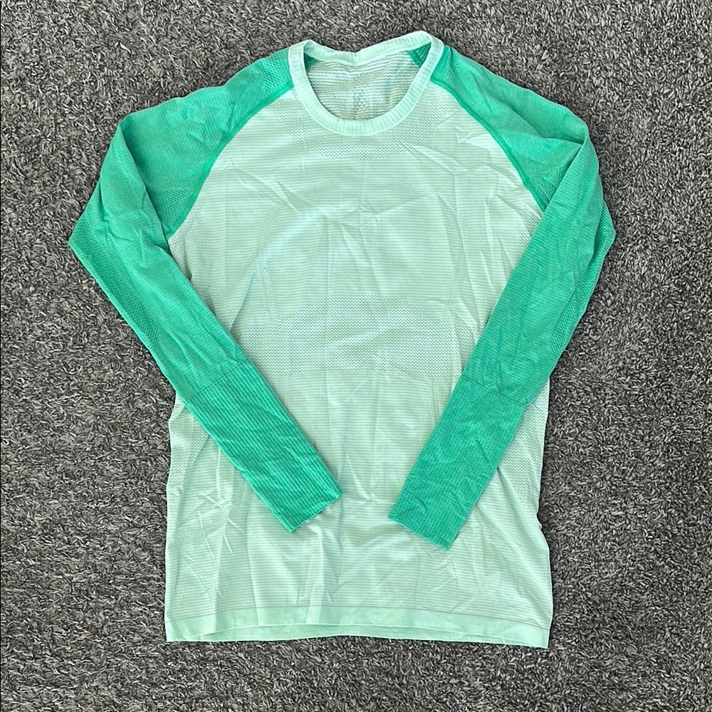 Lululemon Green Long Sleeve Shirt